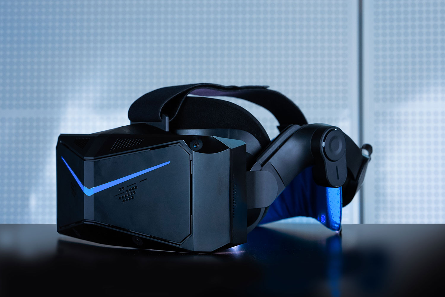Pimax Crystal Light - 1 Year Anniversary Edition with Studioform Creative, with controllers-US only